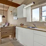 2 Bedroom Pet Friendly In *