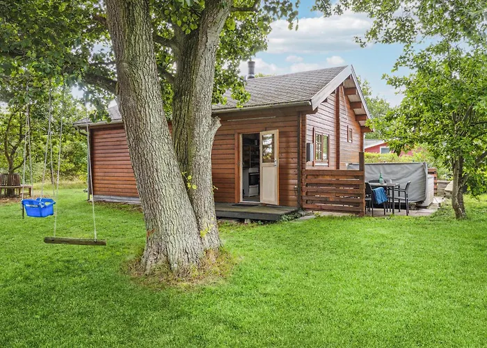 2 Bedroom Pet Friendly In *